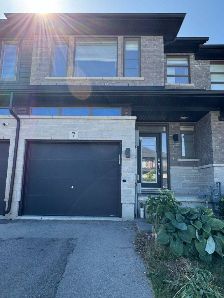 Hamilton, ON L8J 0L4,7 Greenwich AVE