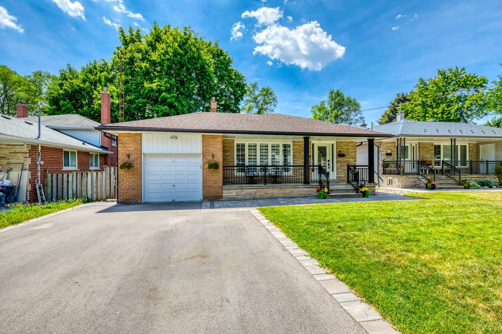 Toronto W10, ON M9V 1L4,19 Forest Path CT