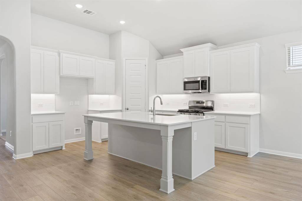 Van Alstyne, TX 75495,1437 Red Clover Avenue
