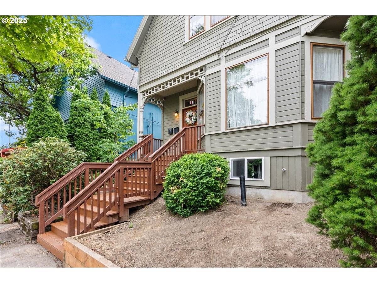 Portland, OR 97210,2115 NW 22ND AVE