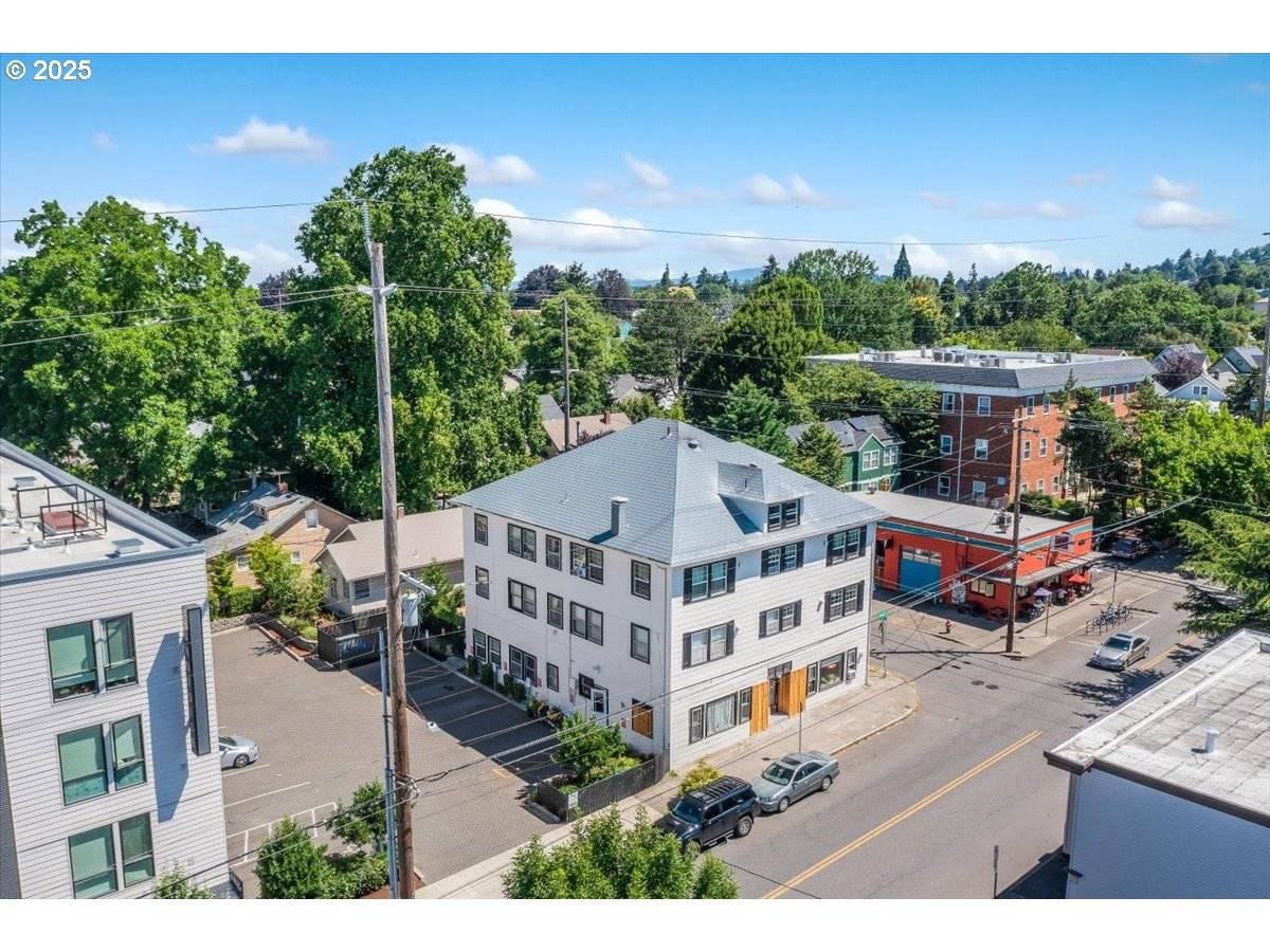 Portland, OR 97215,4435 SE BELMONT ST