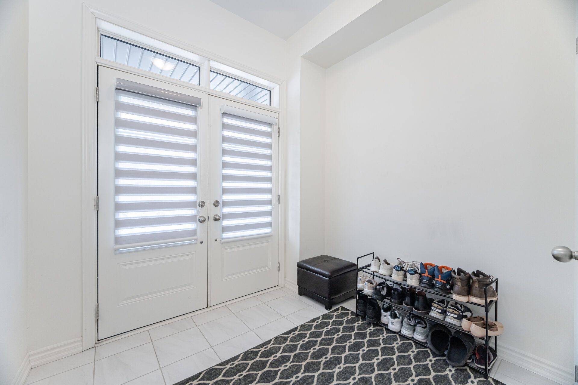 Oshawa, ON L1L 0T3,1247 Rexton DR