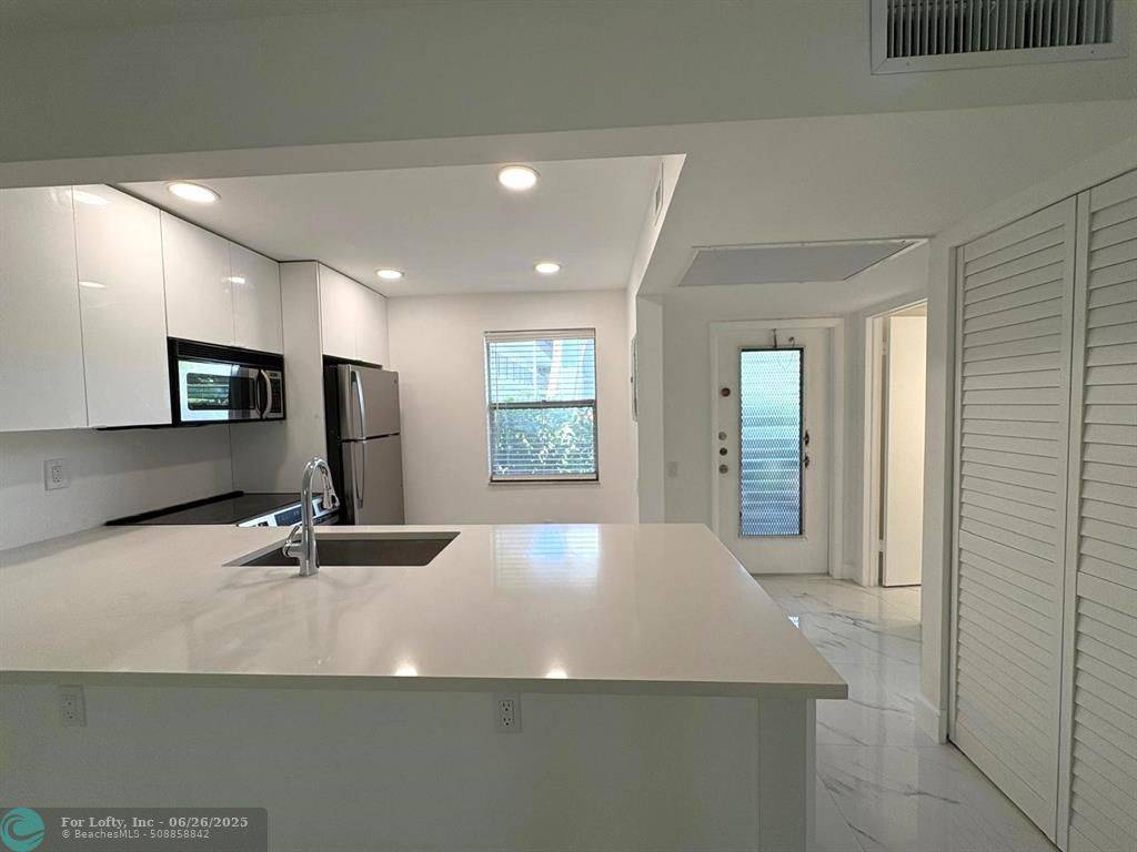 Tamarac, FL 33321,9301 Lime Bay Blvd #102