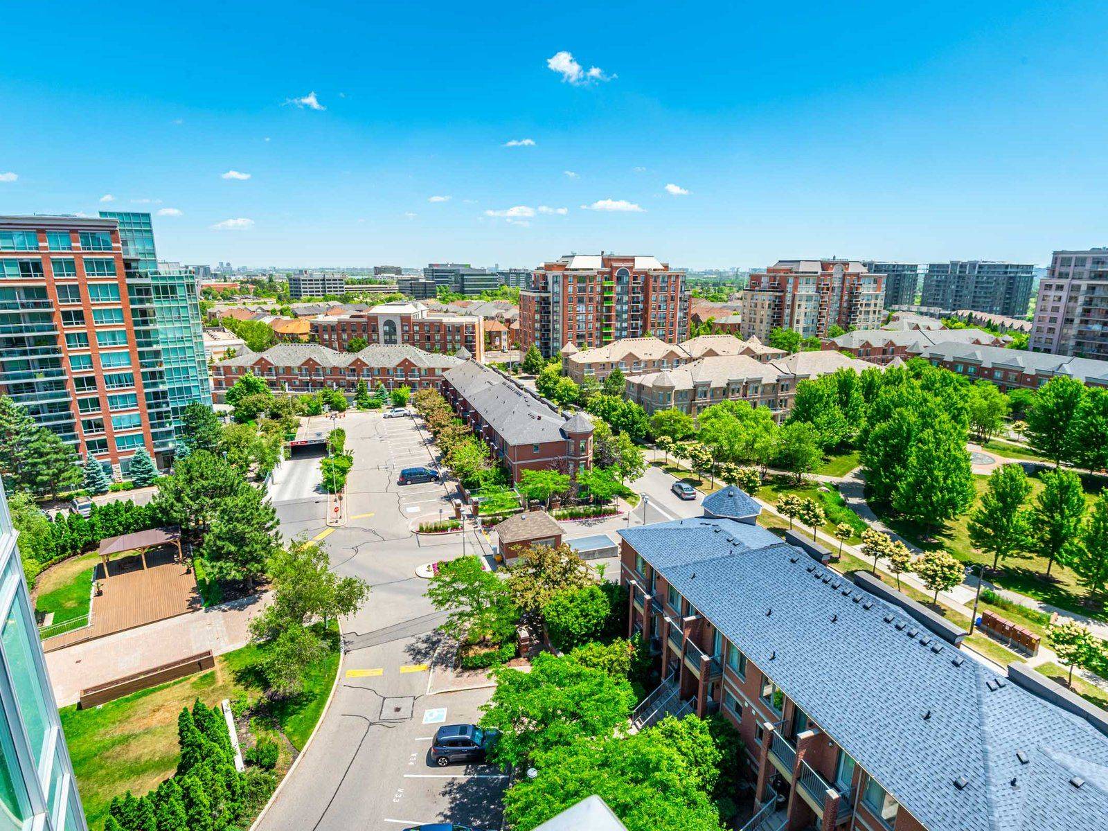 Markham, ON L3T 7Y5,48 Suncrest BLVD #LPH 2