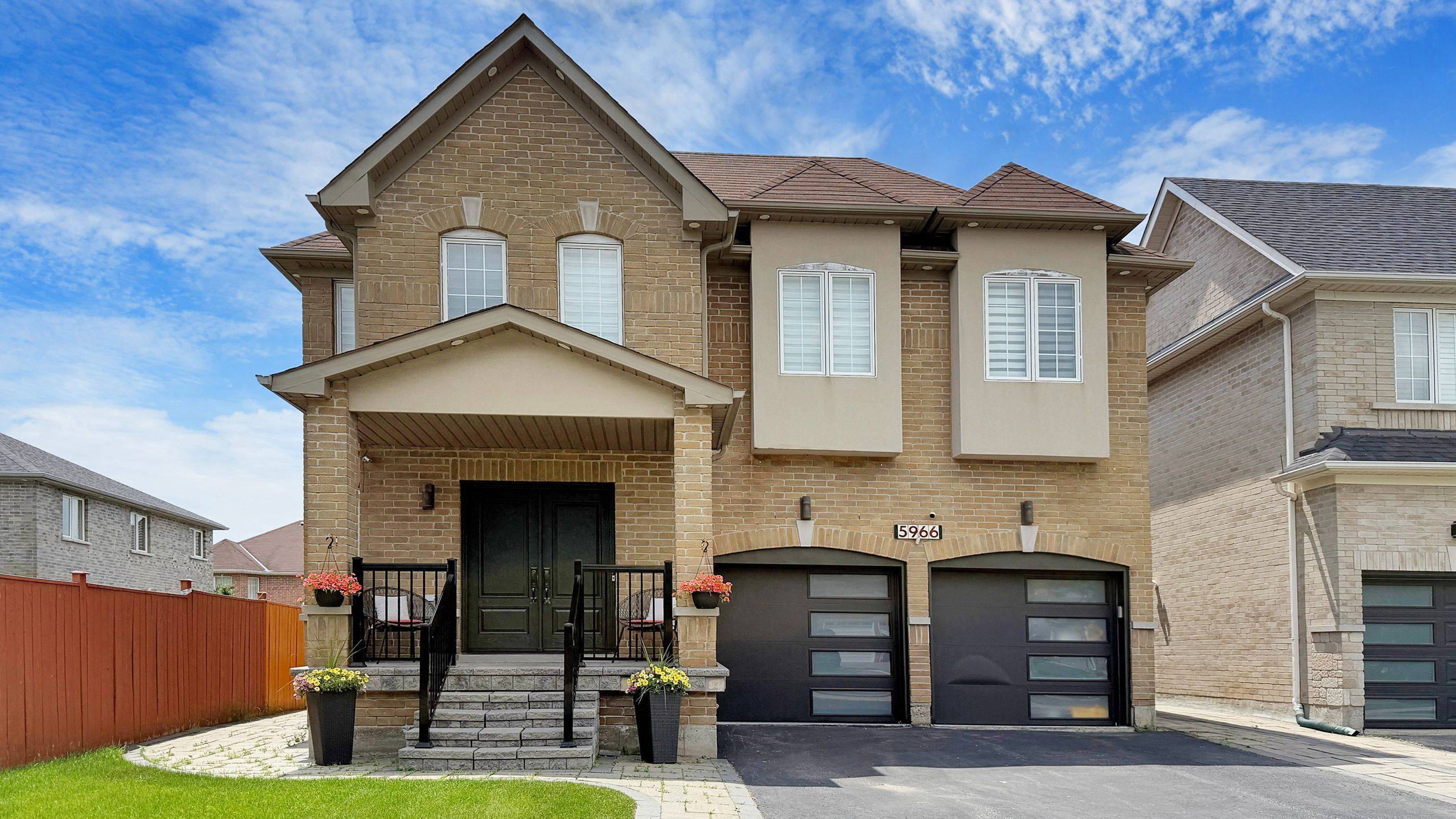 Mississauga, ON L5M 4Z8,5966 River Grove AVE W