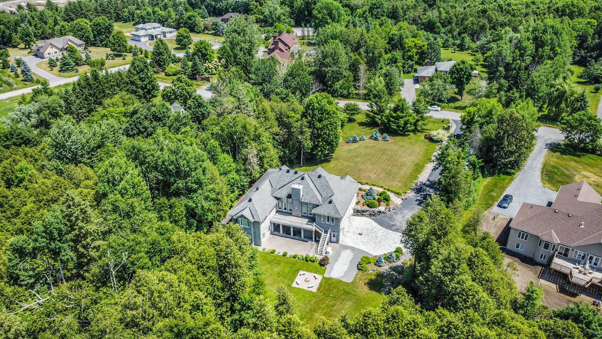 Kanata, ON K2W 1A5,17 Panandrick View DR