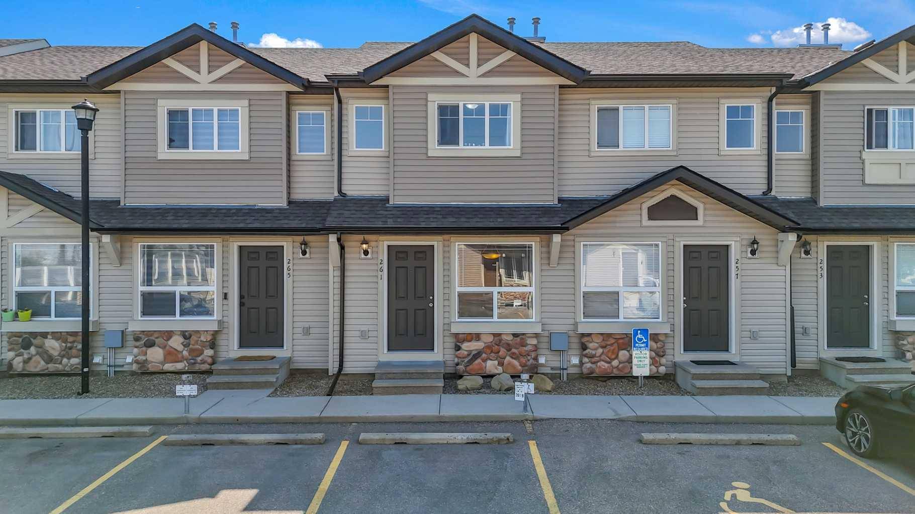 Calgary, AB T3J 0G4,261 Saddlebrook PT NE