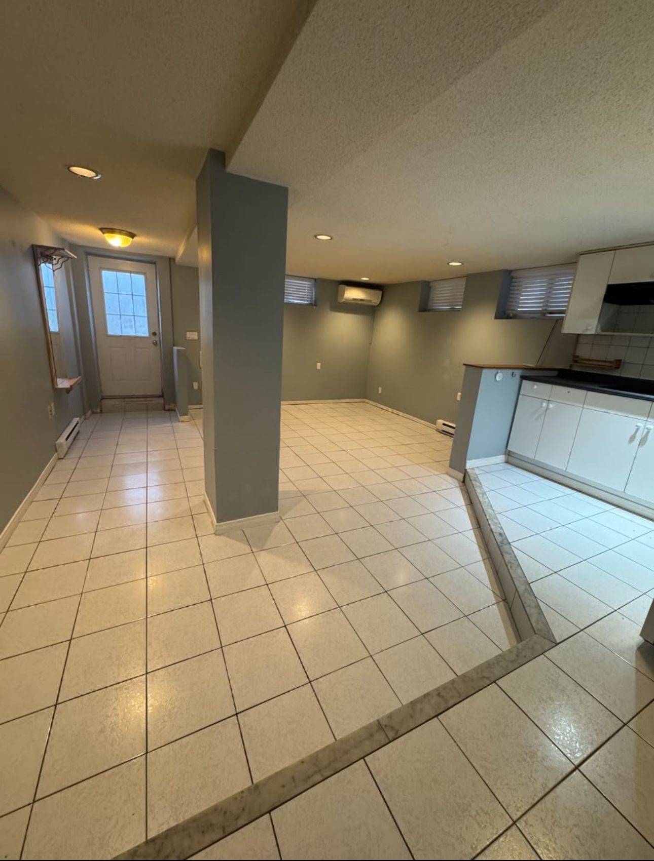Toronto C04, ON M5N 2G1,1188 Avenue RD