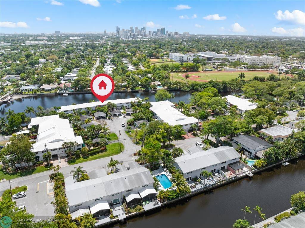 Wilton Manors, FL 33305,17 Middlesex Dr  #17