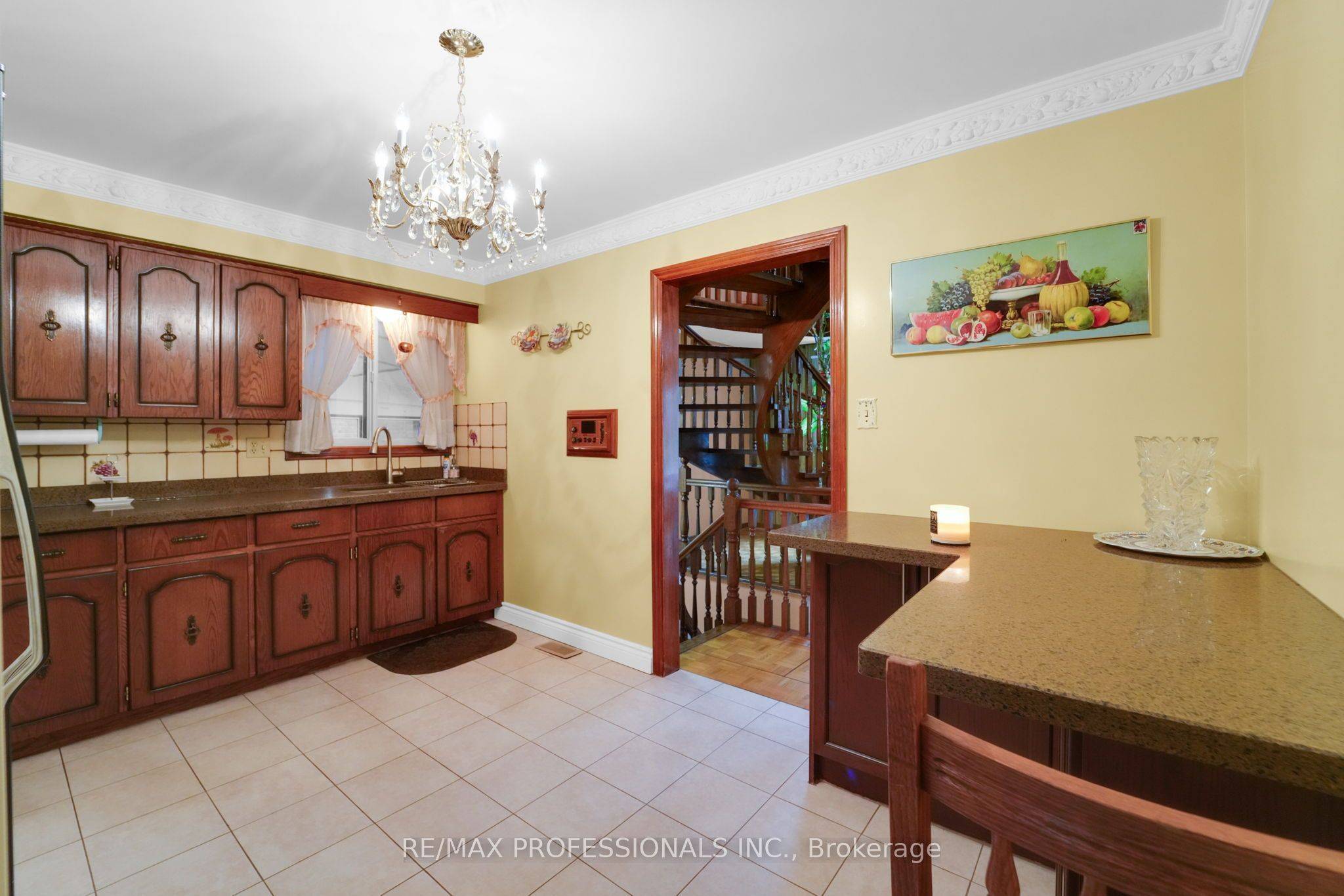 Toronto W05, ON M9M 2X8,65 Strathburn BLVD