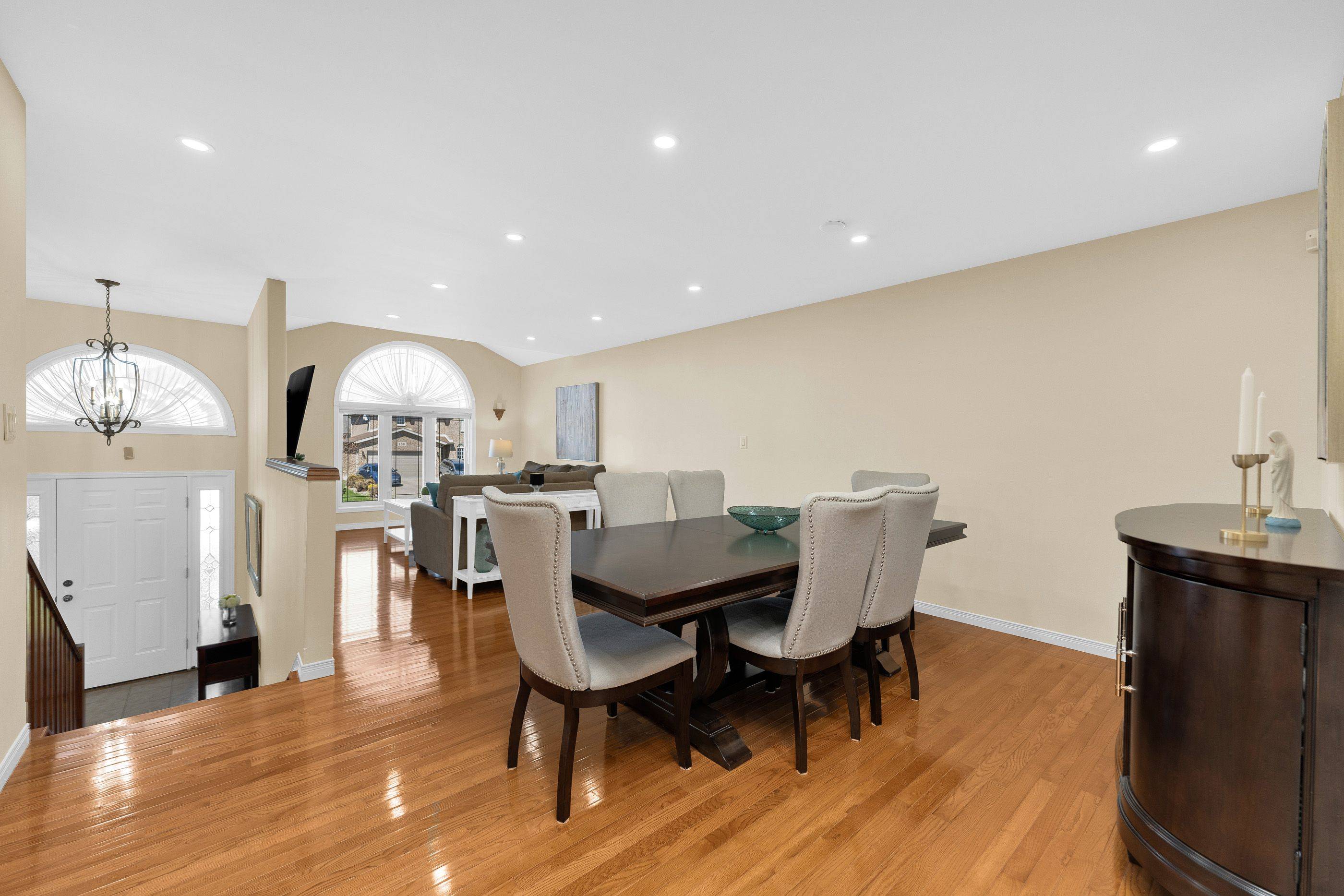 Lakeshore, ON N9K 1E3,185 Amy Croft DR
