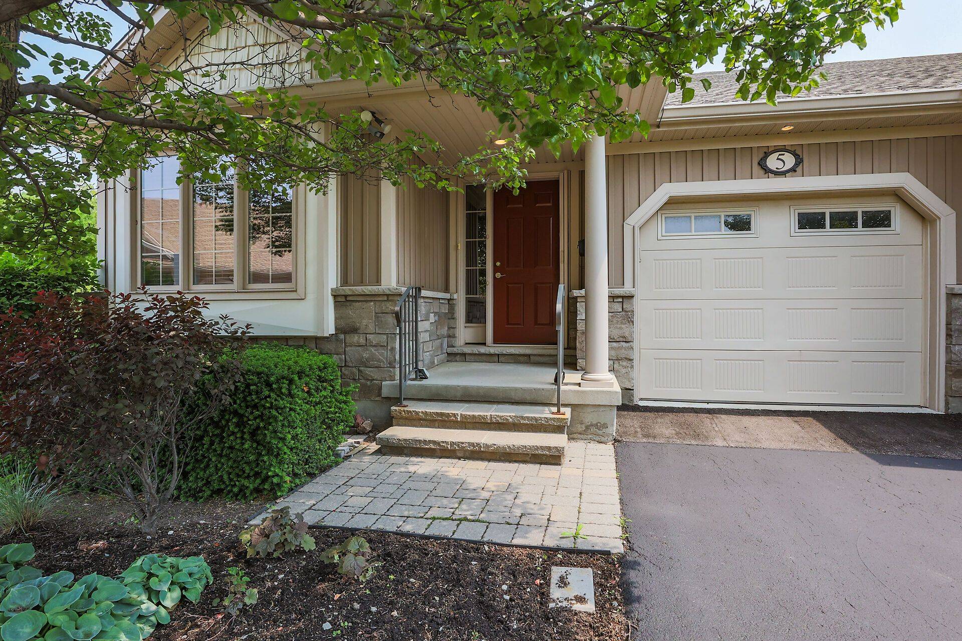 St. Catharines, ON L2M 0A6,603 Welland AVE E ##5