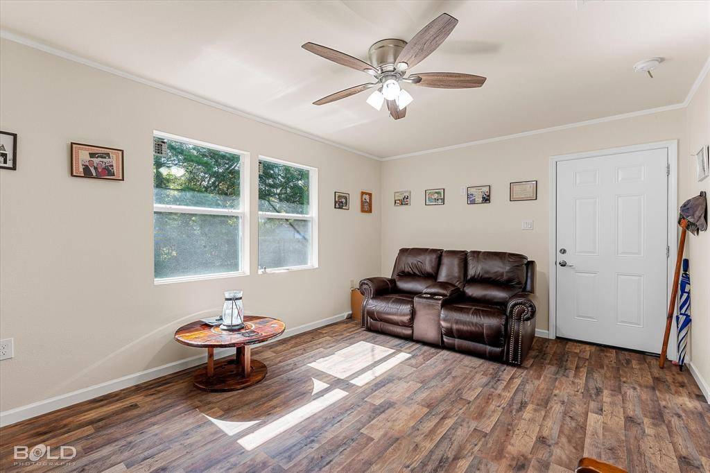 Benton, LA 71006,326 Montgomery Lane