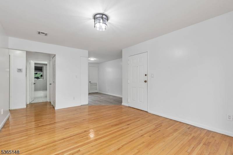 Elizabeth City, NJ 07208,120 Westfield Ave #12
