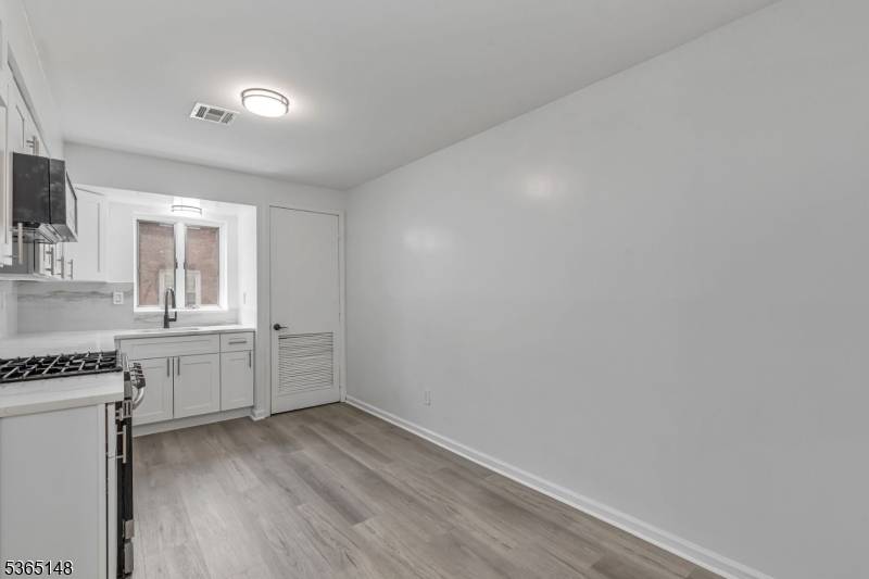 Elizabeth City, NJ 07208,120 Westfield Ave #12