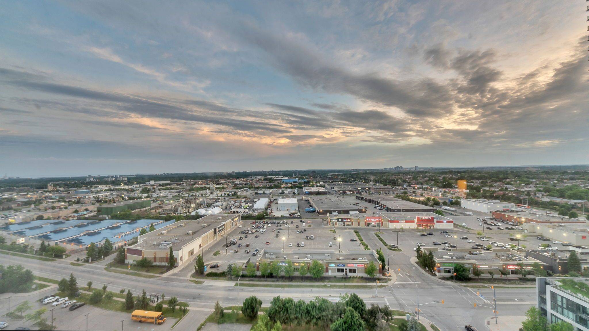 Mississauga, ON L5B 3Y4,550 Webb DR #2009