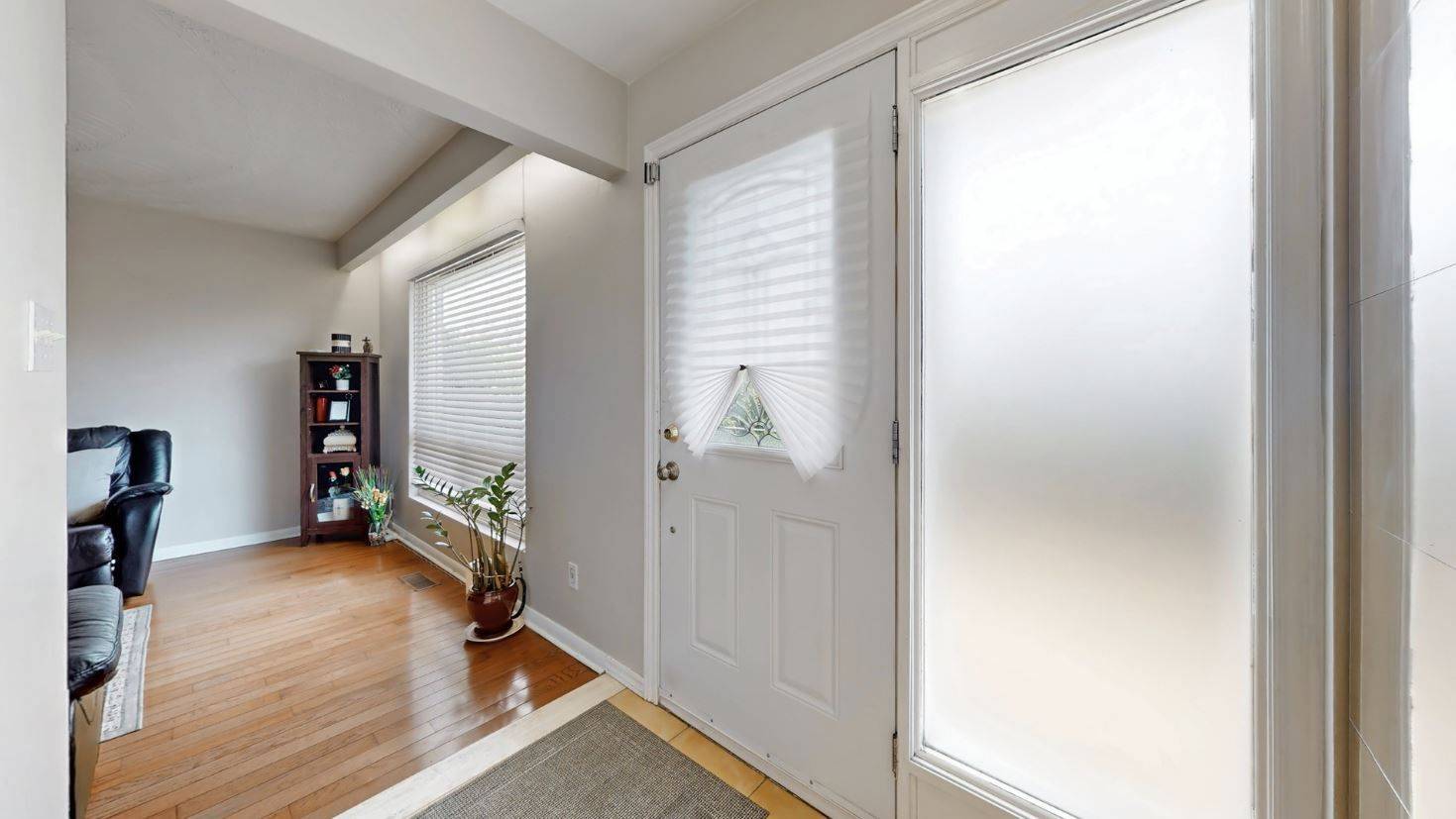 Toronto W05, ON M9M 1T7,12 Franson CRES