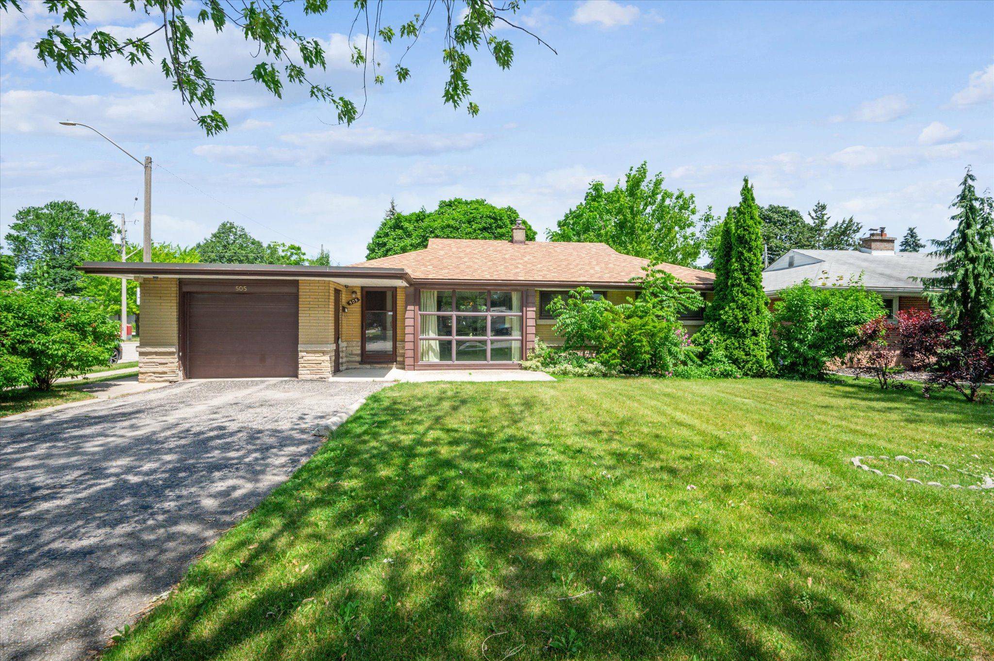 Cambridge, ON N3H 2K6,505 Bishop ST N