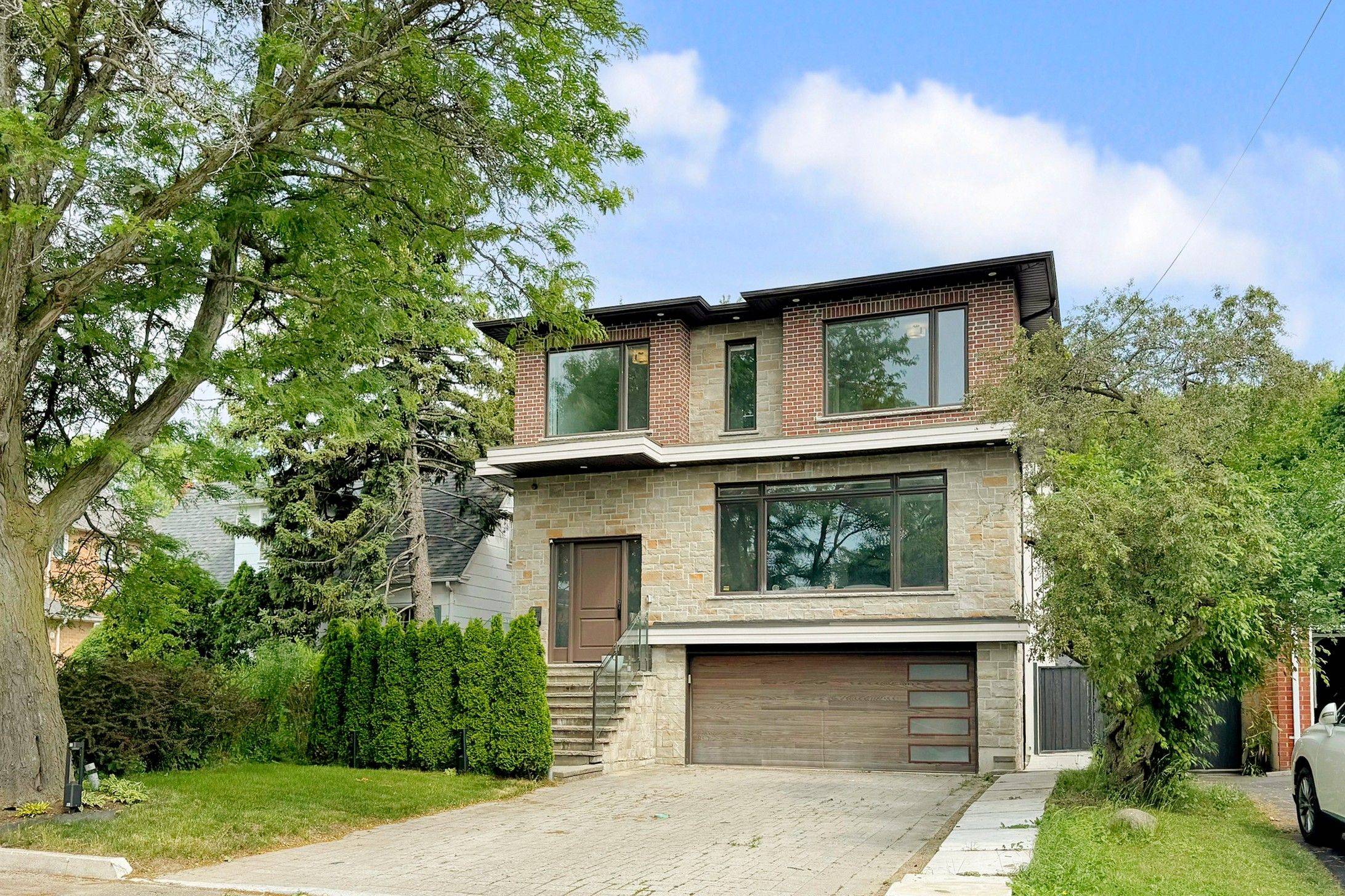 Toronto C14, ON M2M 1Z8,16 Risebrough AVE