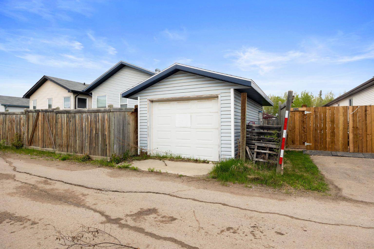 Fort Mcmurray, AB T9K 0E2,157 Ash WAY