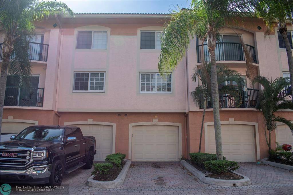 Fort Lauderdale, FL 33316,2021 SE 10th Ave #206