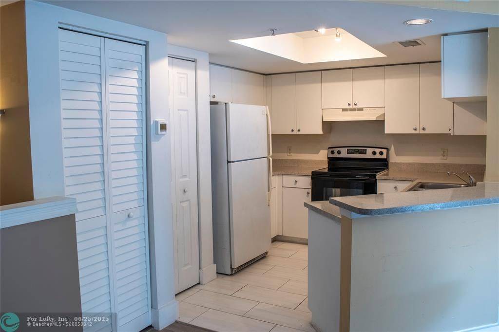 Fort Lauderdale, FL 33316,2021 SE 10th Ave #206