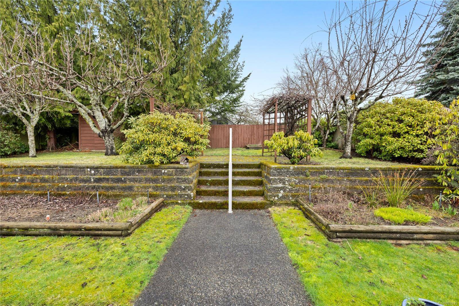 Nanaimo, BC V9T 5X2,5922 Ralston Dr