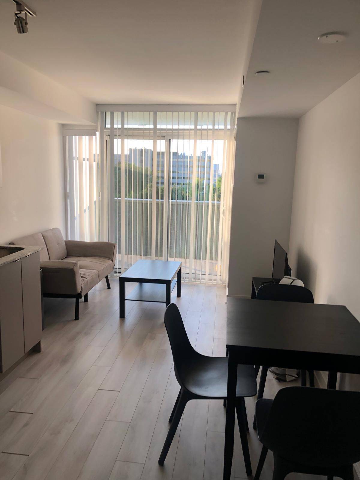 Toronto W04, ON M6A 2N9,160 Flemington RD #607