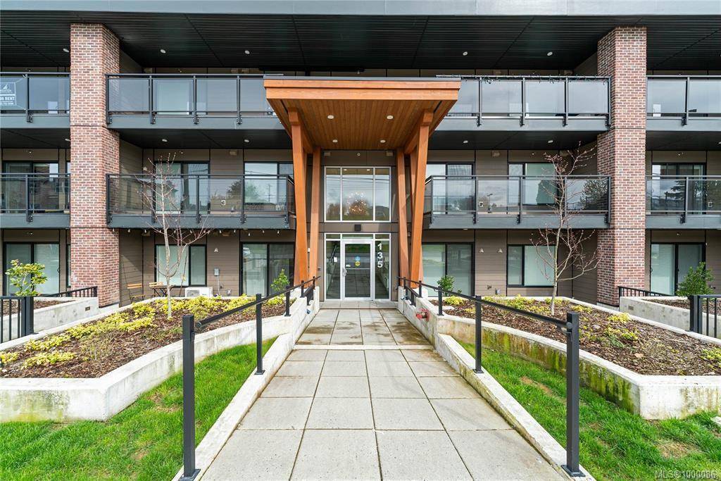 Nanaimo, BC V9R 4V9,135 Haliburton St #207