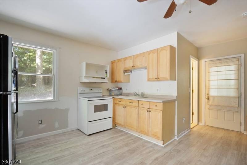 Hopatcong Boro, NJ 07843,2 Durban Ct