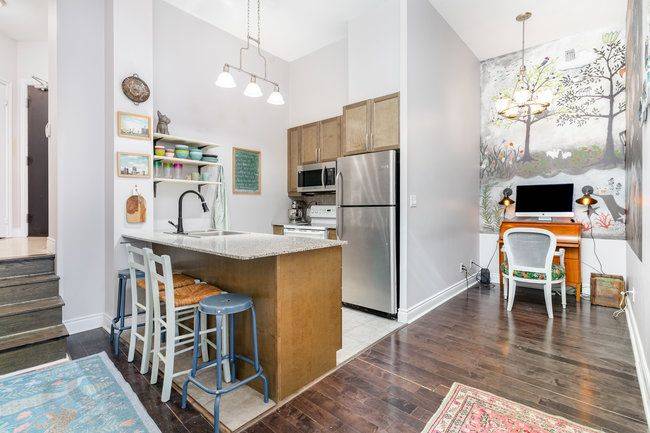 Toronto W08, ON M8X 3A3,25 Earlington AVE #109