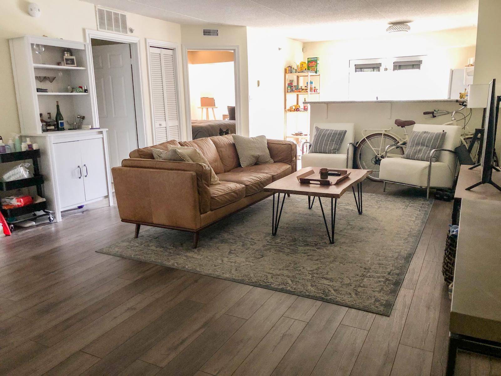Oakville, ON L6M 4N4,1480 Bishops Gate #105