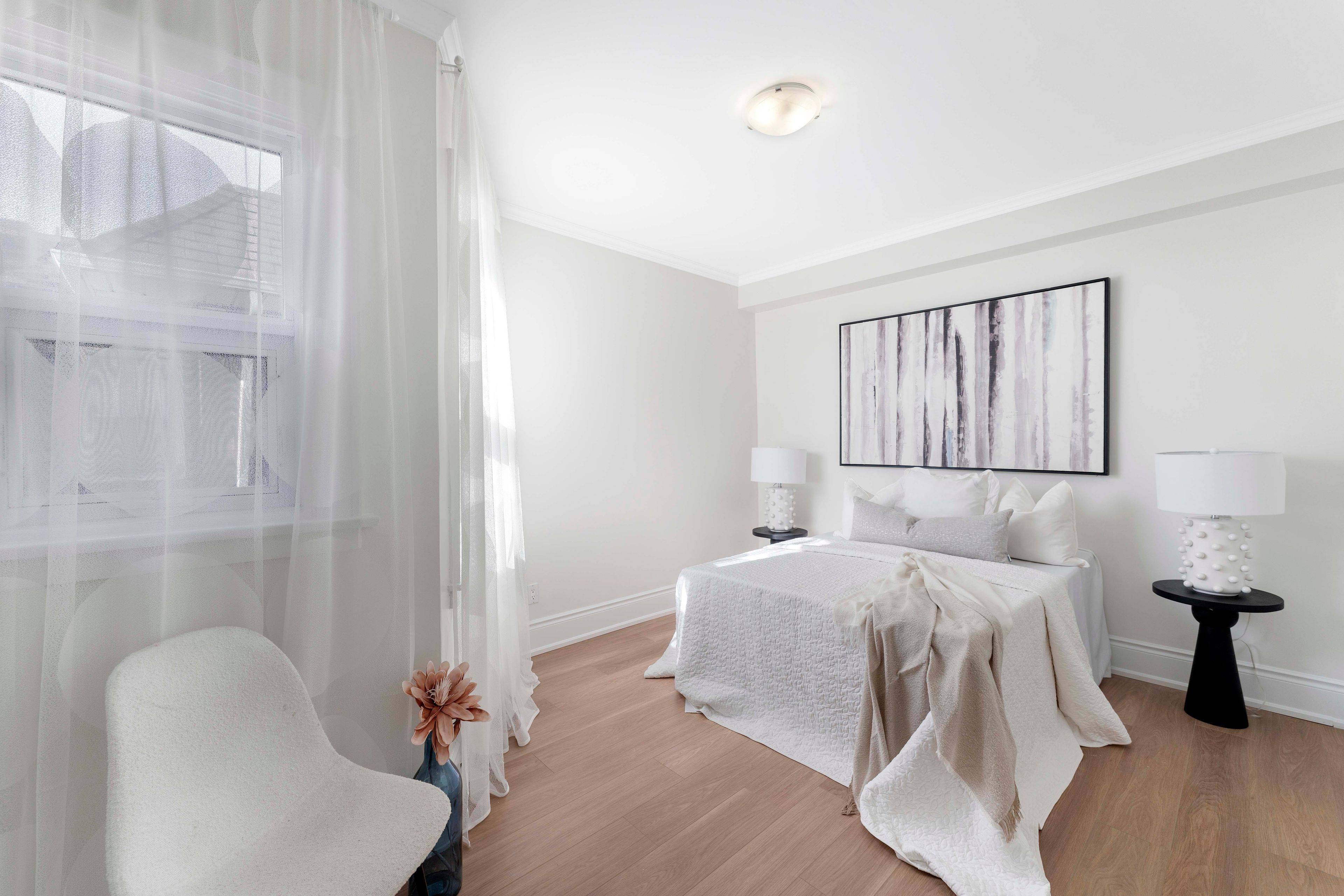Toronto C03, ON M6C 2M1,114 Vaughan RD #402