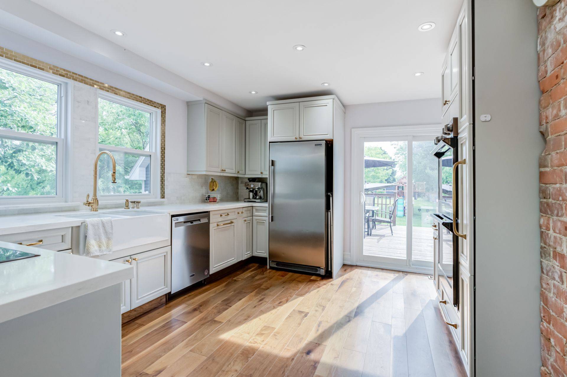 Toronto E10, ON M1E 2W7,20 Payzac AVE