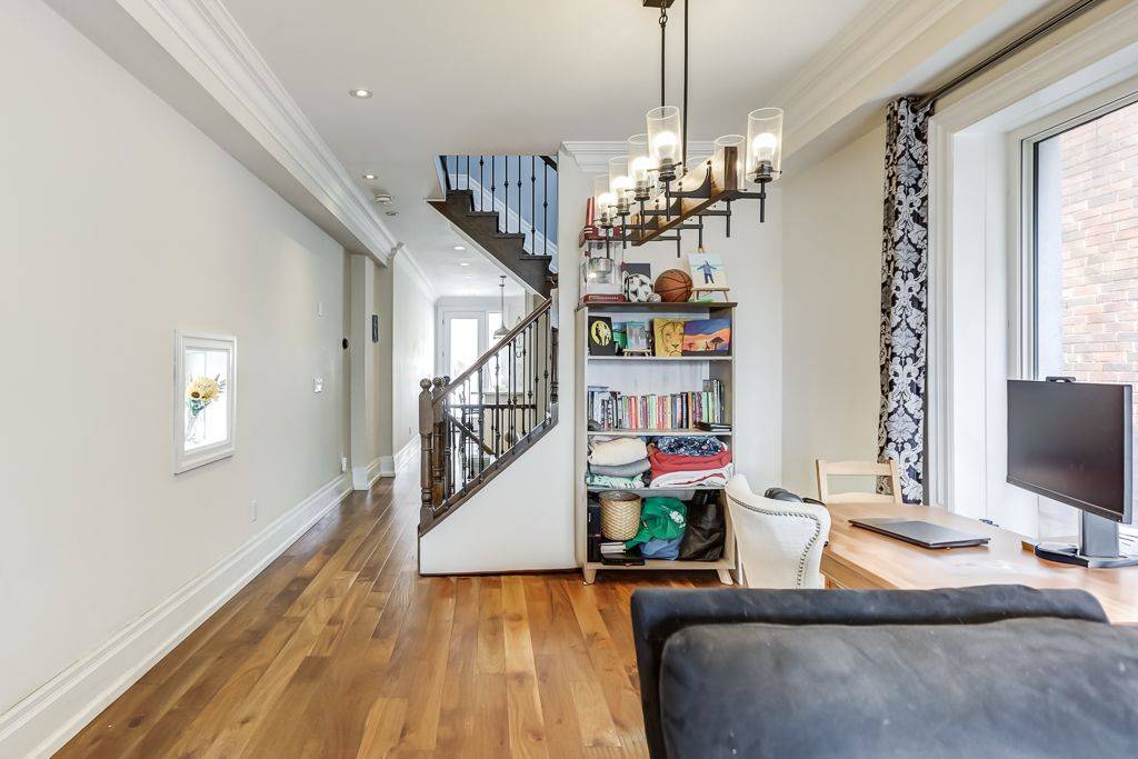 Toronto E03, ON M4J 2K6,140 Gowan AVE #Upper