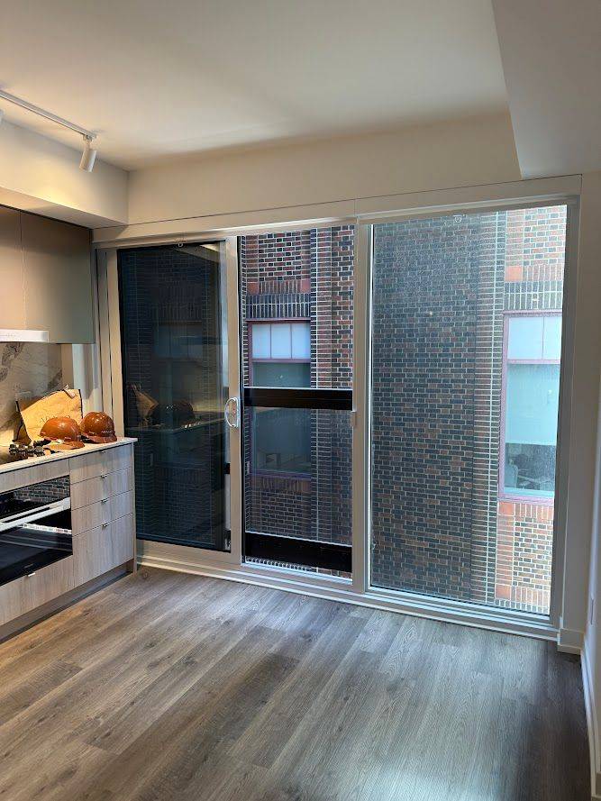 Toronto C09, ON M4W 2G4,771 Yonge ST #611