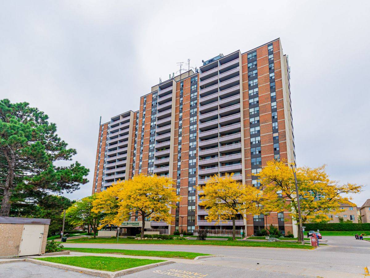 Pickering, ON L1W 2Z3,1210 Radom ST #1409