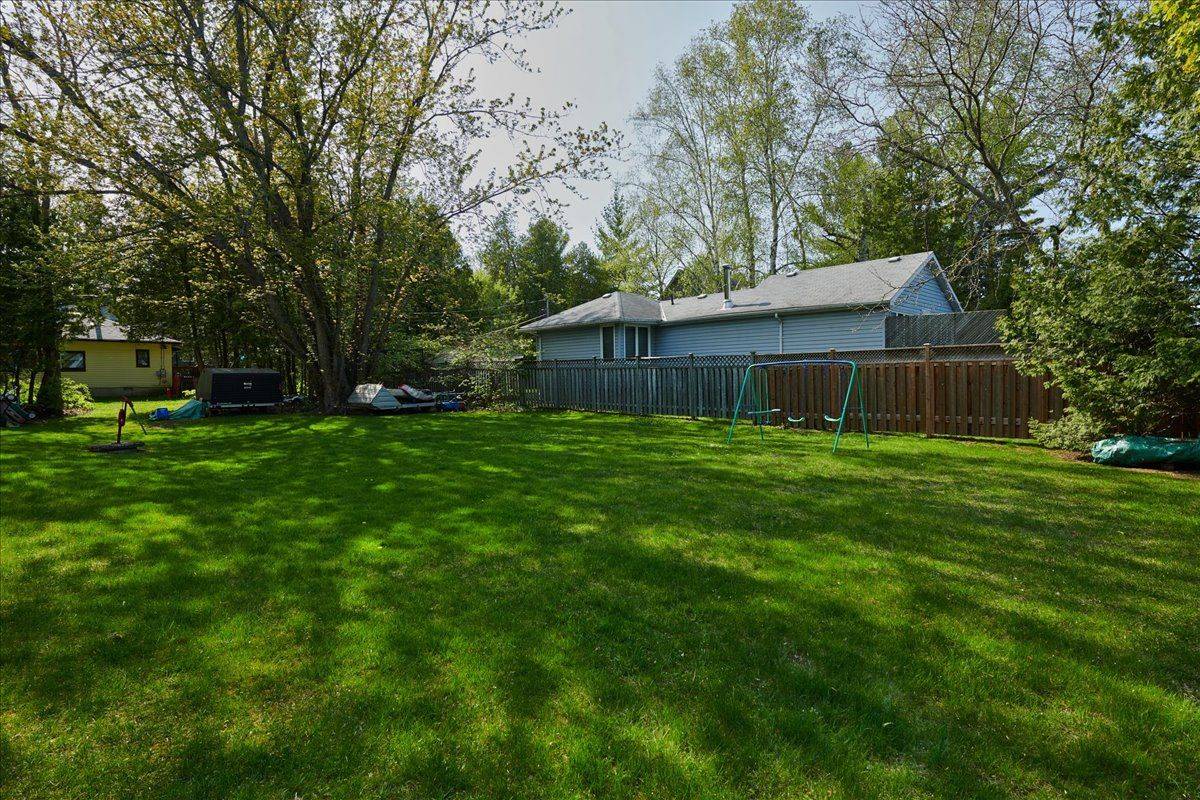 Innisfil, ON L0L 1C0,864 7 Line