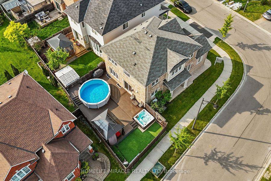Milton, ON L9T 0L5,949 Zelinsky CRES