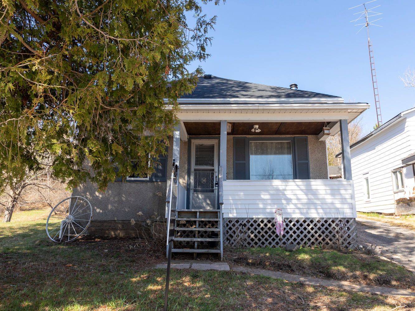 Addington Highlands, ON K0H 1L0,79 & 85 BRIDGE ST