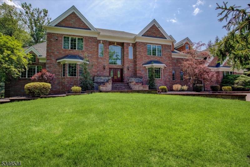 Bernards Twp., NJ 07920,27 Parkwood Ln