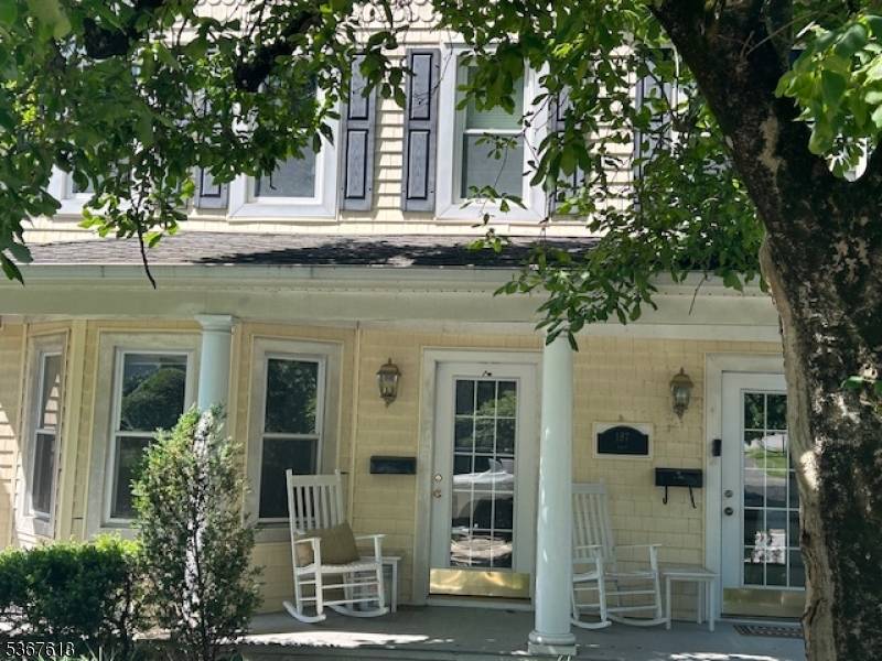 Peapack Gladstone Boro, NJ 07934,187 Main St