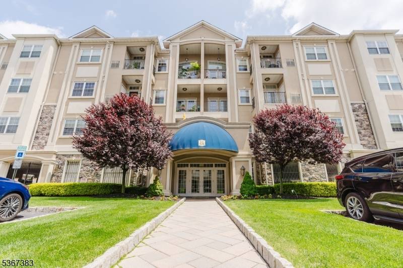 Clifton City, NJ 07013,3308 Harcourt Rd #3308