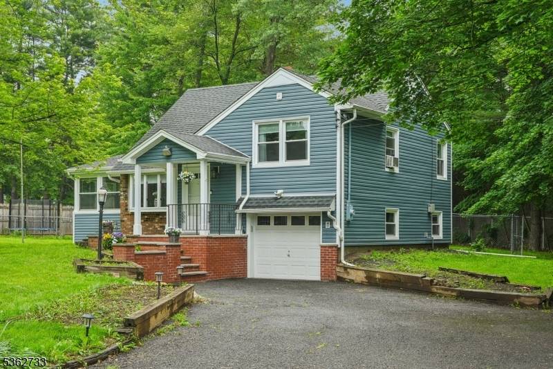Bernards Twp., NJ 07920,24 Glen Ave