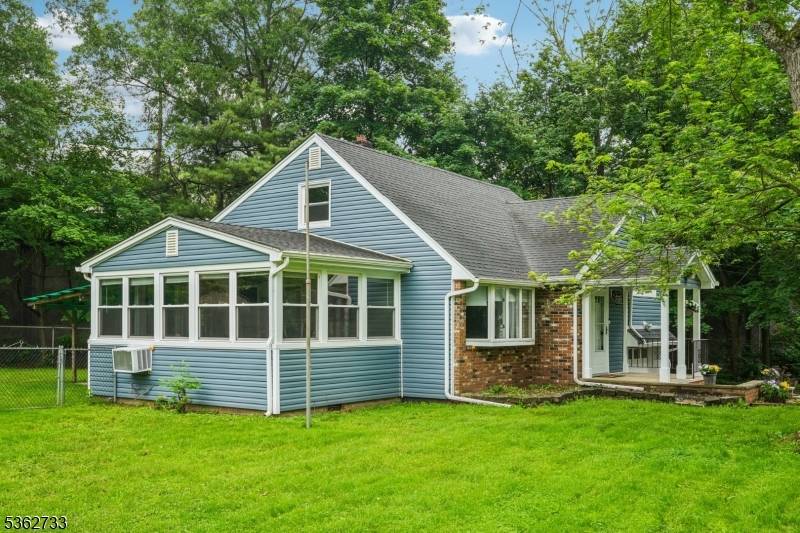 Bernards Twp., NJ 07920,24 Glen Ave