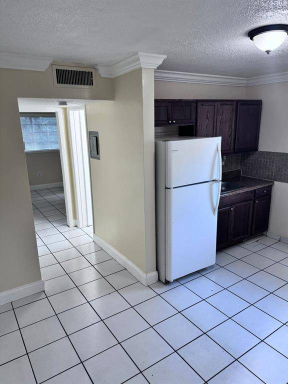 North Miami, FL 33161,[StreetName,UnitNumber,StreetNumber,StreetDirPrefix]