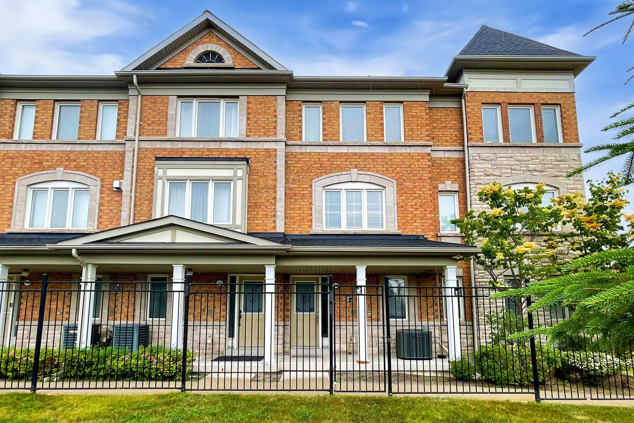 Markham, ON L6E 0C2,74 Sanctuary WAY