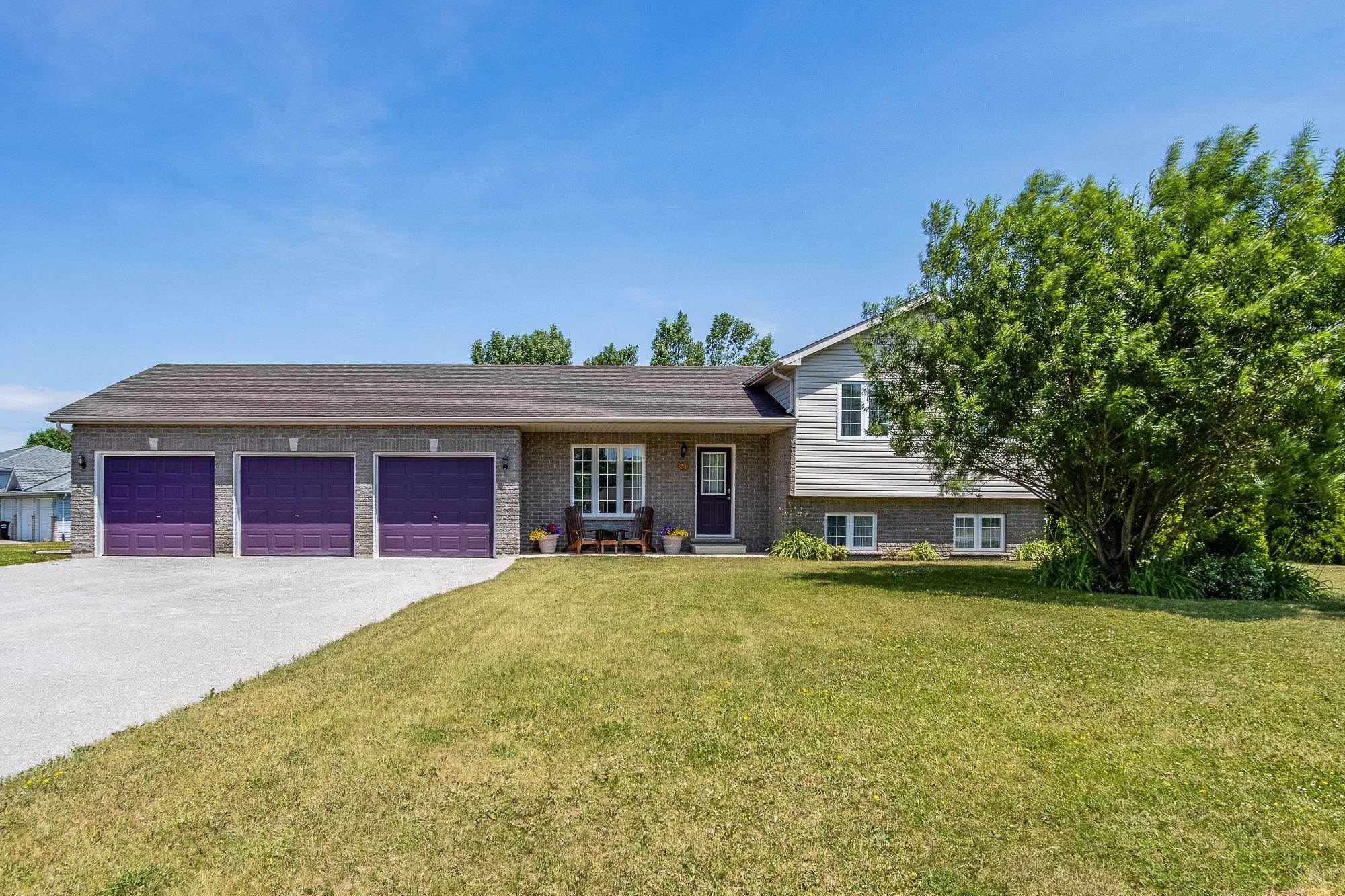 Springwater, ON L0L 2K0,24 Marl Creek DR