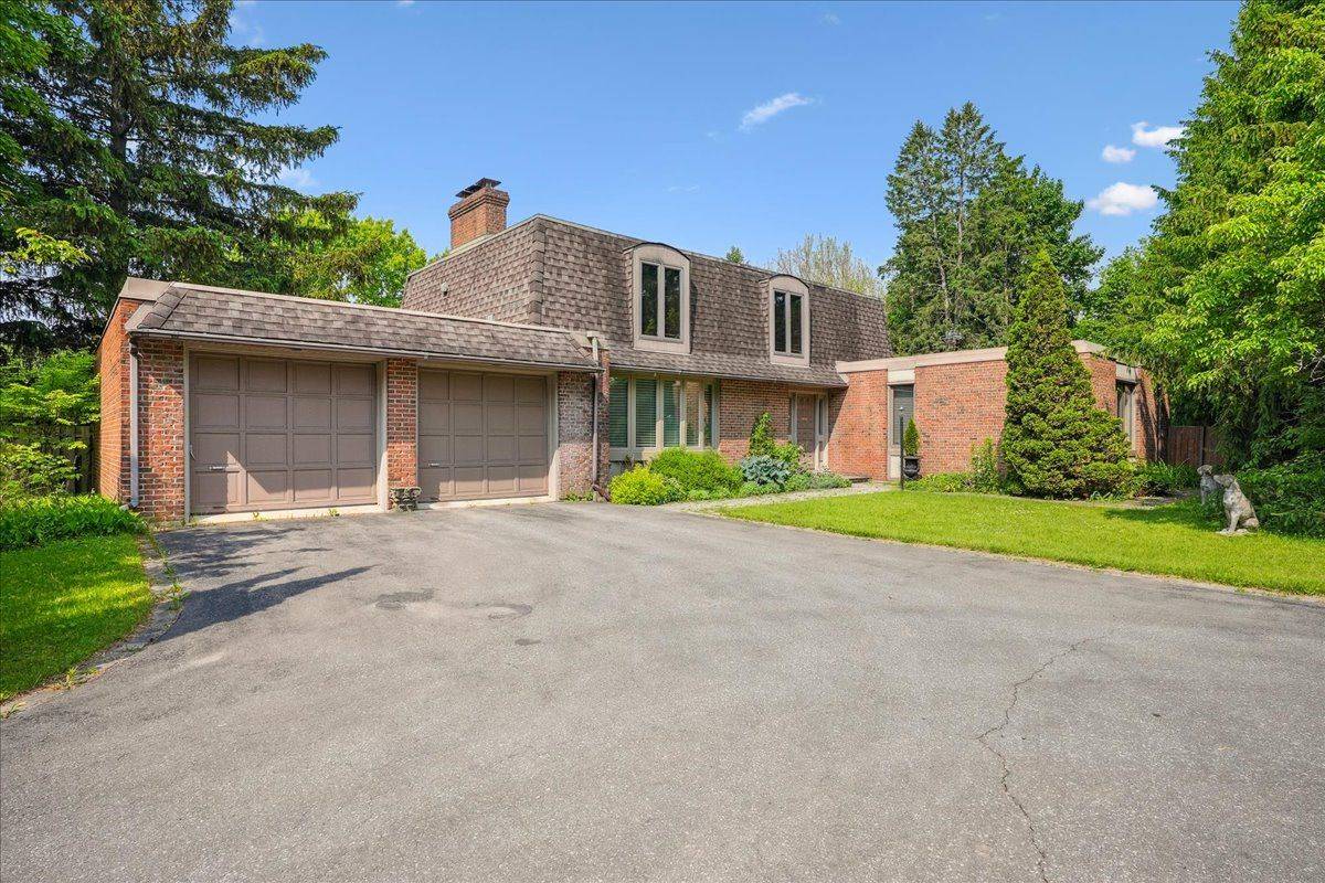 Burlington, ON L7P 0J7,2145 Blessington ST
