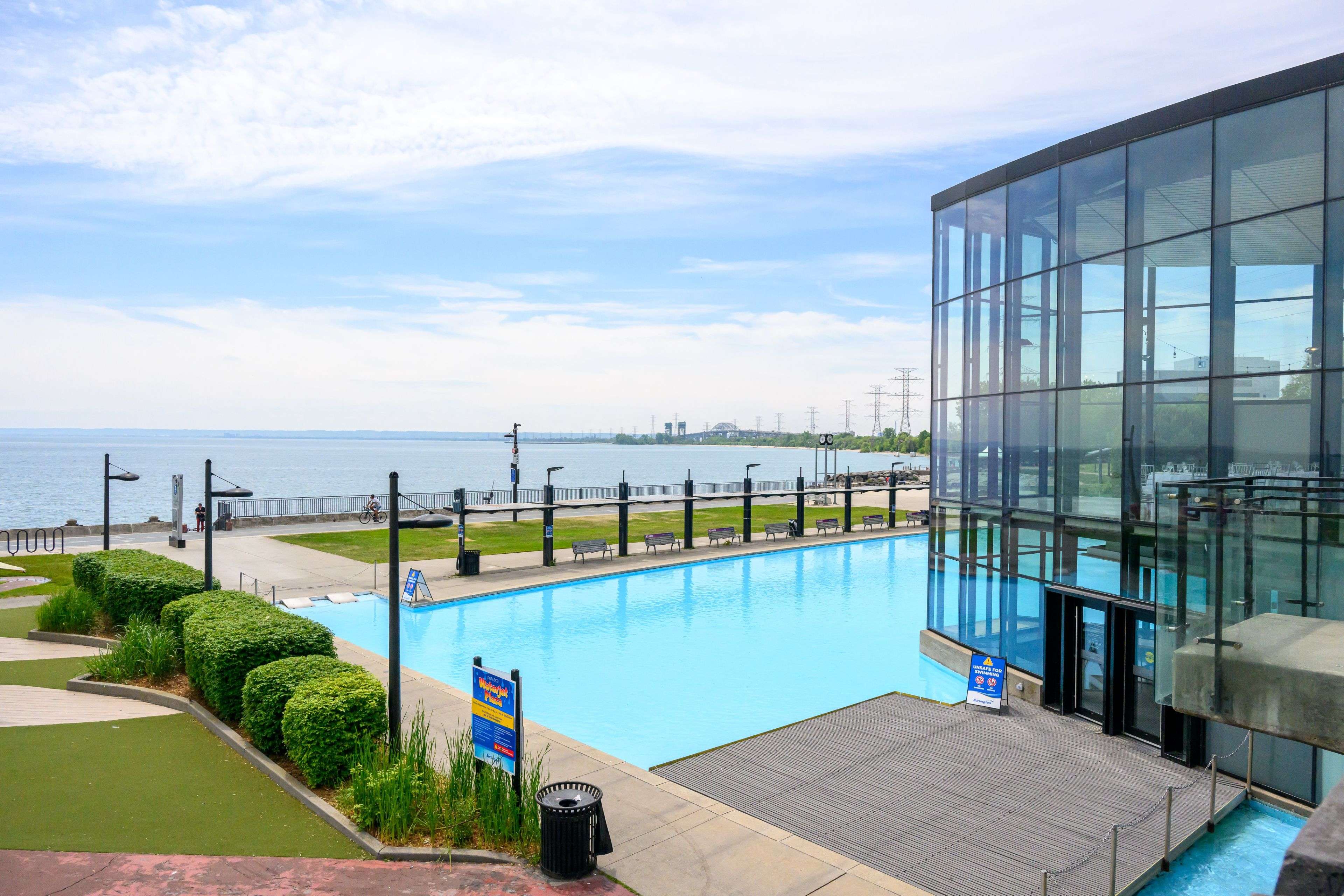 Burlington, ON L7S 1B1,1347 Lakeshore RD #24